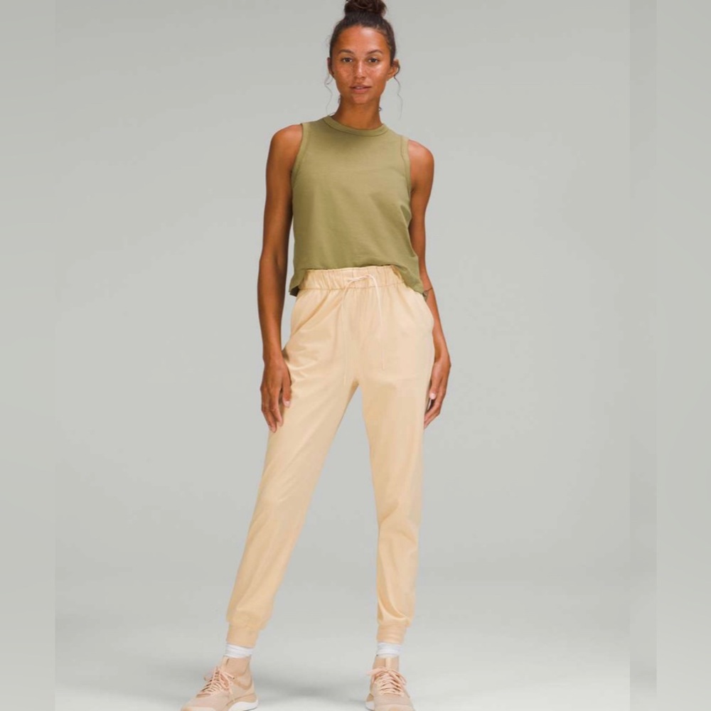 NWT Lululemon Stretch High Rise Jogger